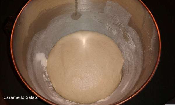 Far lievitare per 40 minuti fino al raddoppio