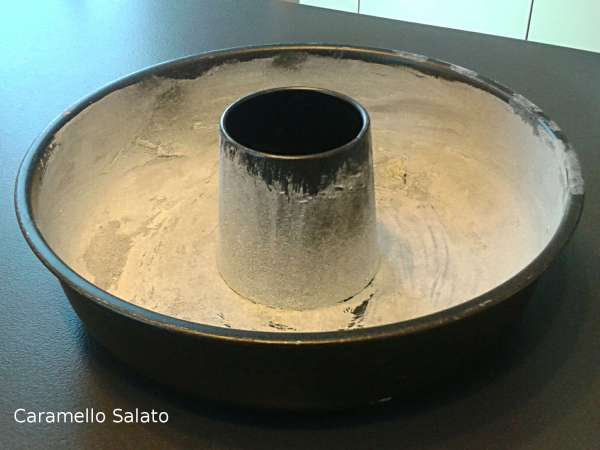 Accendere il forno a 180 gradi