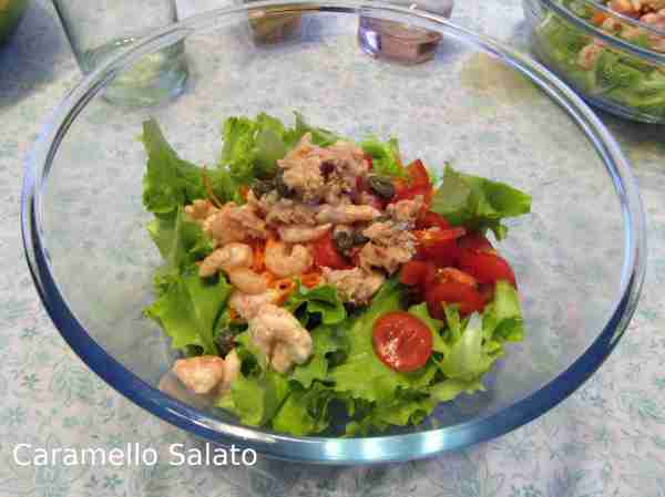 Insalatona con tonno e gamberetti