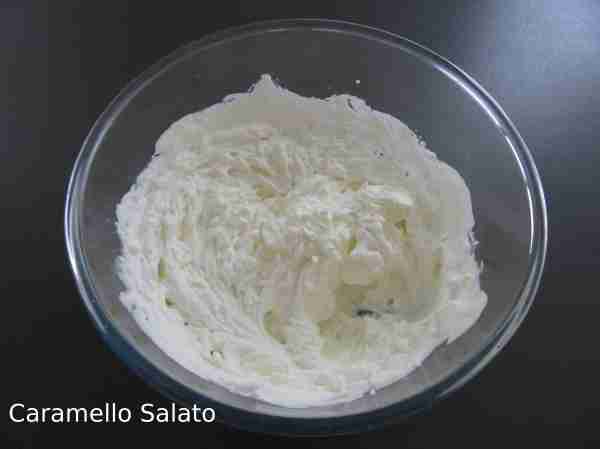 Bicchierini-con-pesche-e-ananas