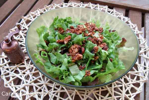 Ricetta insalata con mueslu croccante salato