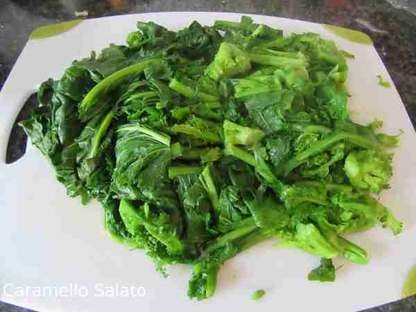Ricetta orecchiette con cime di rapa Ricetta orecchiette con cime di rapa