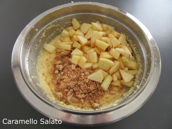 Ricetta torta di mele e amaretti