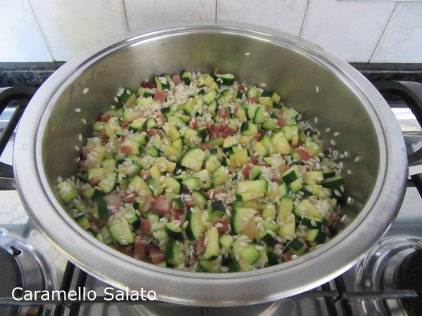 Risotto con zucchine e speck ricetta Risotto con zucchine e speck ricetta