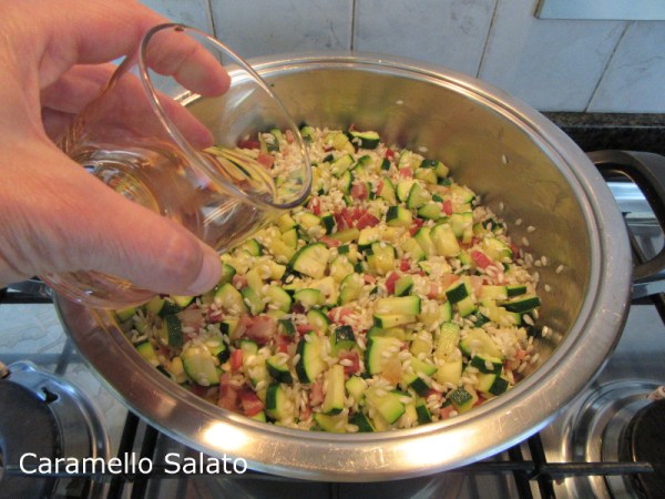 Risotto con zucchine e speck ricetta Risotto con zucchine e speck ricetta