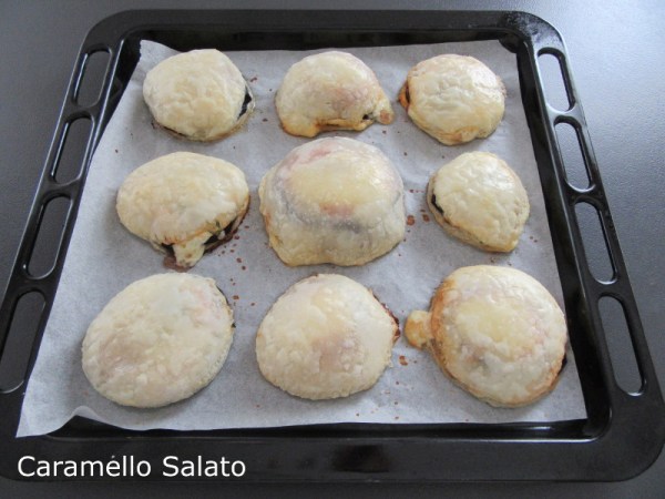 Parmigiana in pasta sfoglia ricetta Parmigiana in pasta sfoglia ricetta