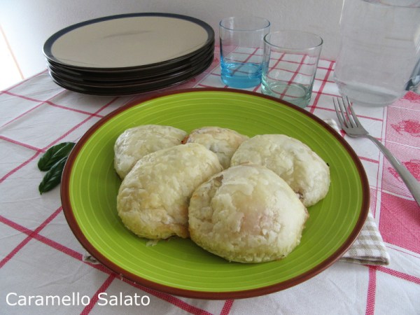 Parmigiana in pasta sfoglia ricetta Parmigiana in pasta sfoglia ricetta