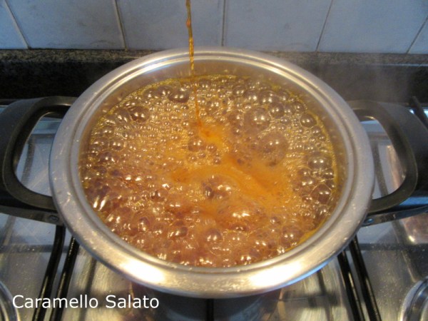 Bicchierini all'arancia e caramello ricetta