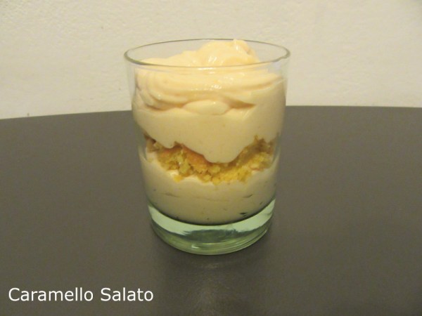 Bicchierini all'arancia e caramello ricetta