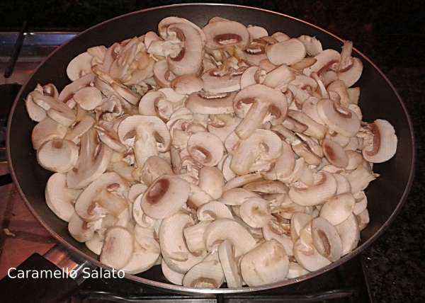 crespelle-ai-funghi-e-formaggio