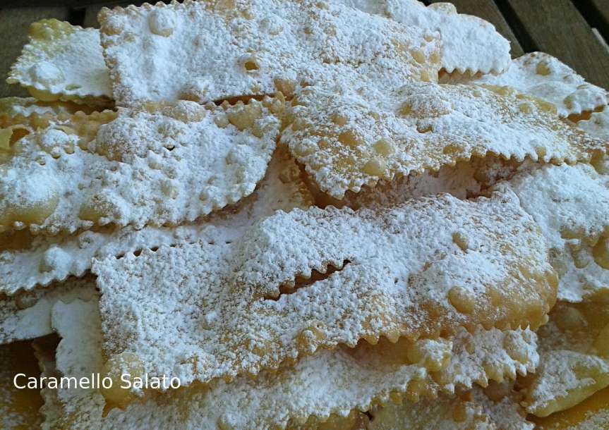 Chiacchiere di Carnevale, o crostoli, cenci, bugie&nbsp;…