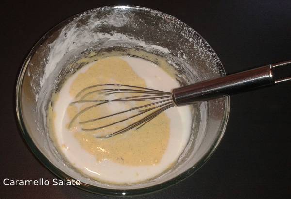 frittelle-con-mele-e-uvetta-ripiene-di-crema-pasticcera-al-rum