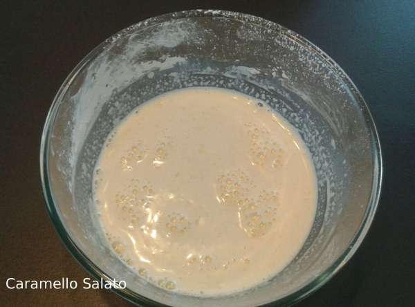 frittelle-con-mele-e-uvetta-ripiene-di-crema-pasticcera-al-rum