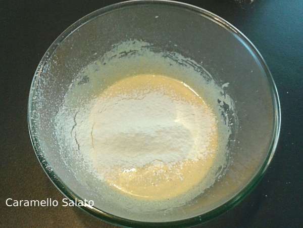 frittelle-con-mele-e-uvetta-ripiene-di-crema-pasticcera-al-rum