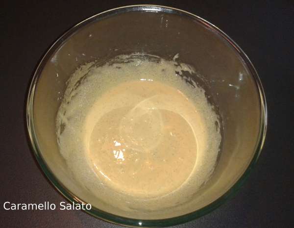 frittelle-con-mele-e-uvetta-ripiene-di-crema-pasticcera-al-rum