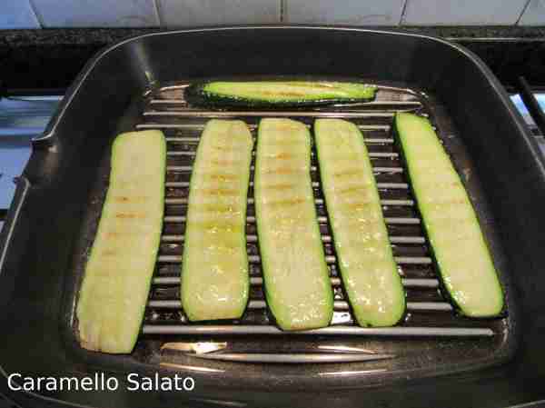 Ricetta Involtini di zucchine e speck Ricetta Involtini di zucchine e speck