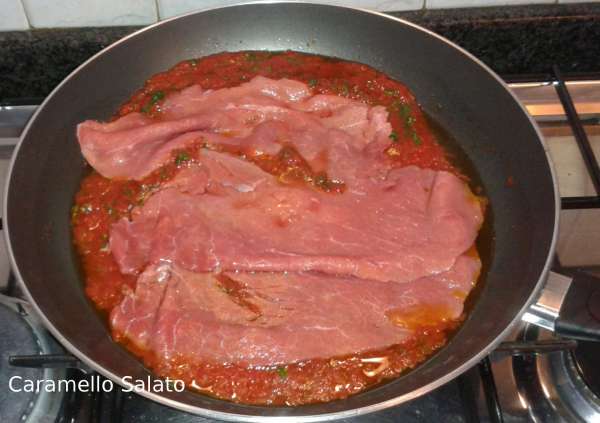 fettine-di-carne-di-manzo-alla-pizzaiola-caramello-salato