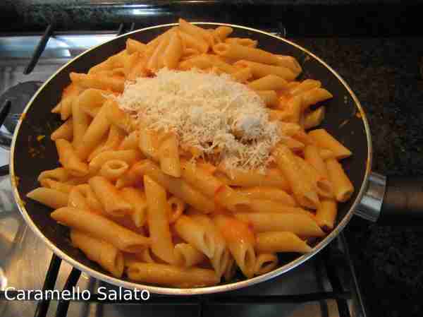 Pasta con crema di peperoni