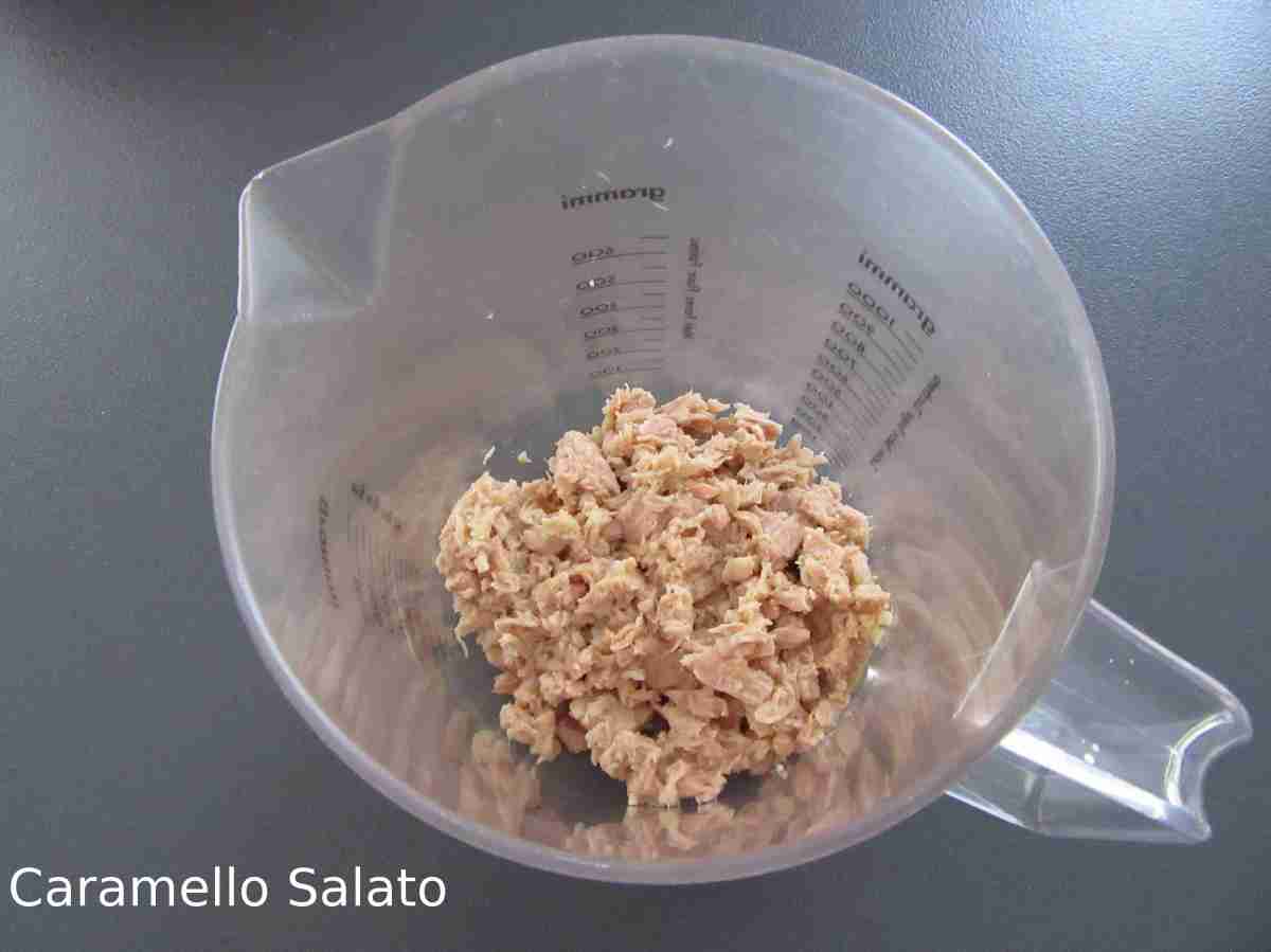 Pasta al pesto di tonno e basilico – Caramello Salato